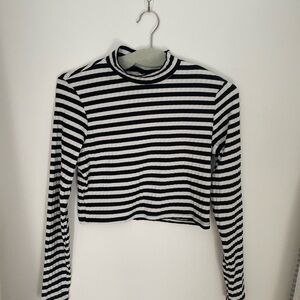 H&M Cropped Black and White Striped Long Sleeve Shirt